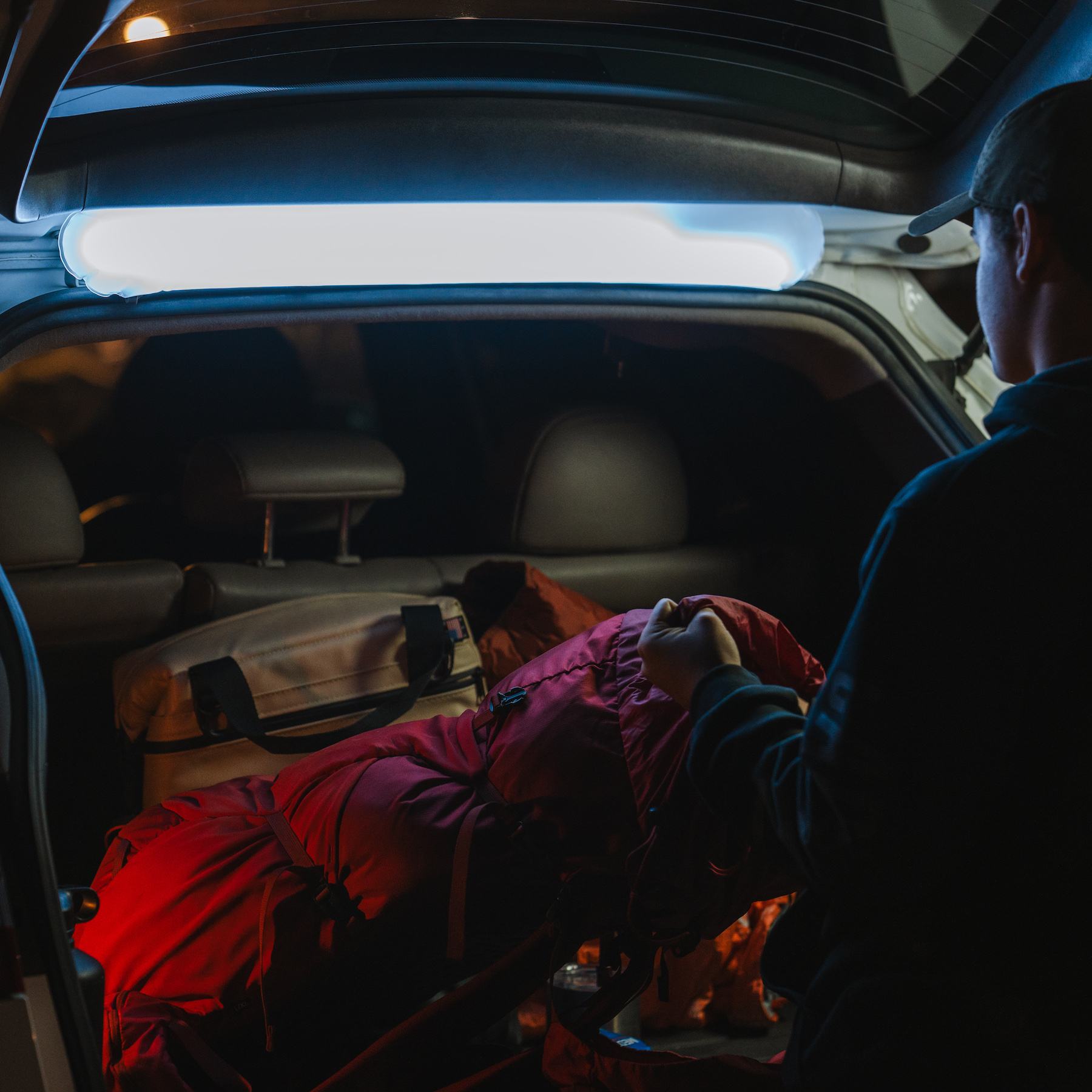 Solar Beam attached to the trunk of a car